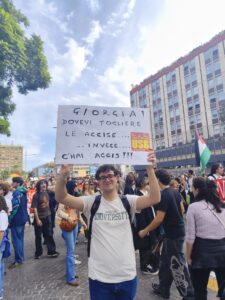 studenti-e-lavoratori-in-piazza-a-Catania